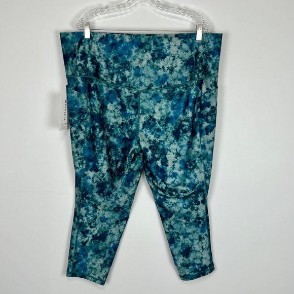 Athleta Plus Salutation Stash Pocket II 7/8 Tight Leggings Blue Tie Dye size 3X - Picture 7 of 16
